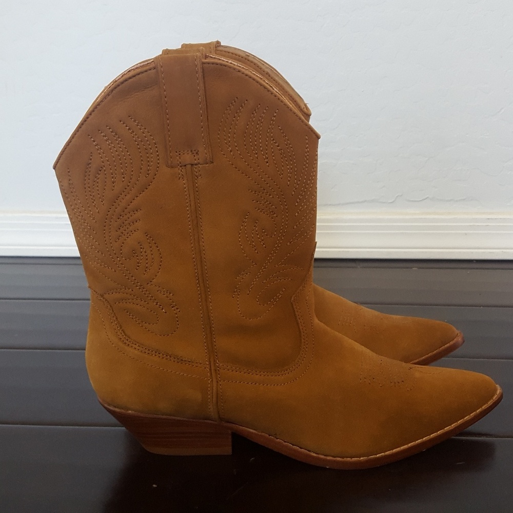 Boots size 10 Circle S